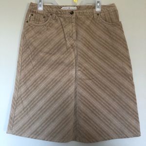 Y2K Tommy Hilfiger corduroy skirt.
